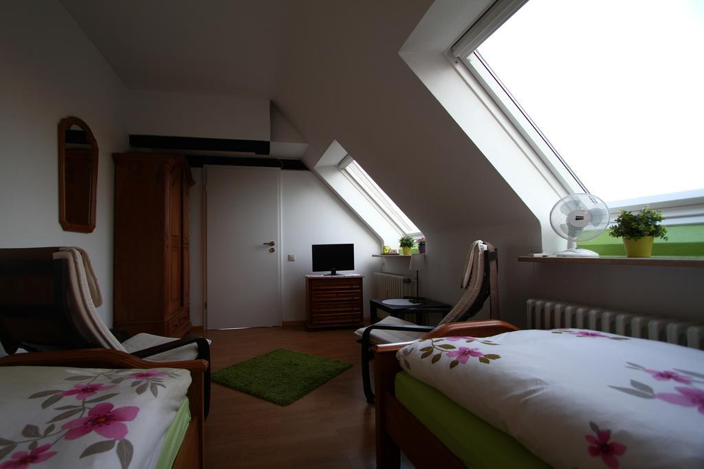 Christianes Gaestehaus Düsseldorf Esterno foto